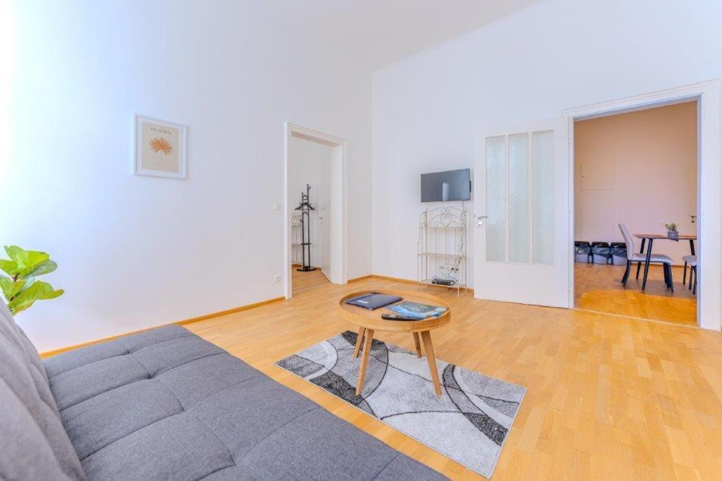 Deluxe Apartments Near The Center Krems an der Donau Esterno foto